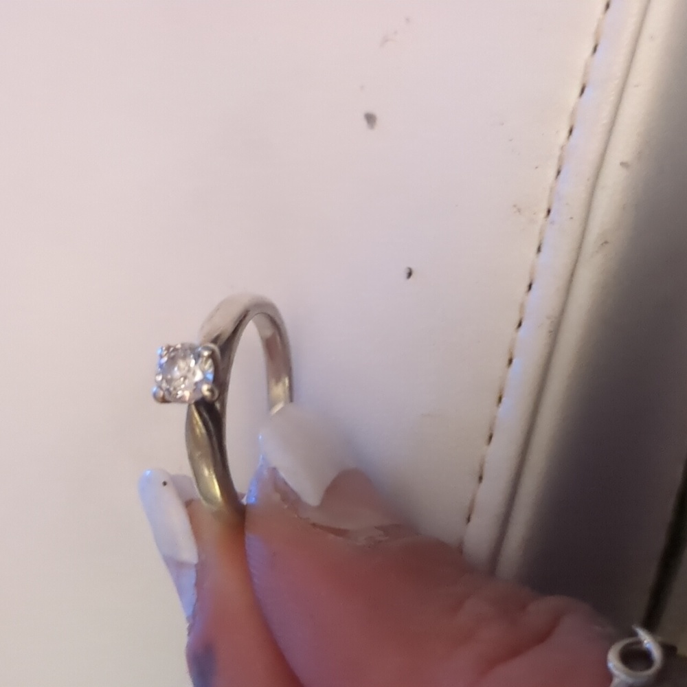 .05 Platinum solitary diamond ring